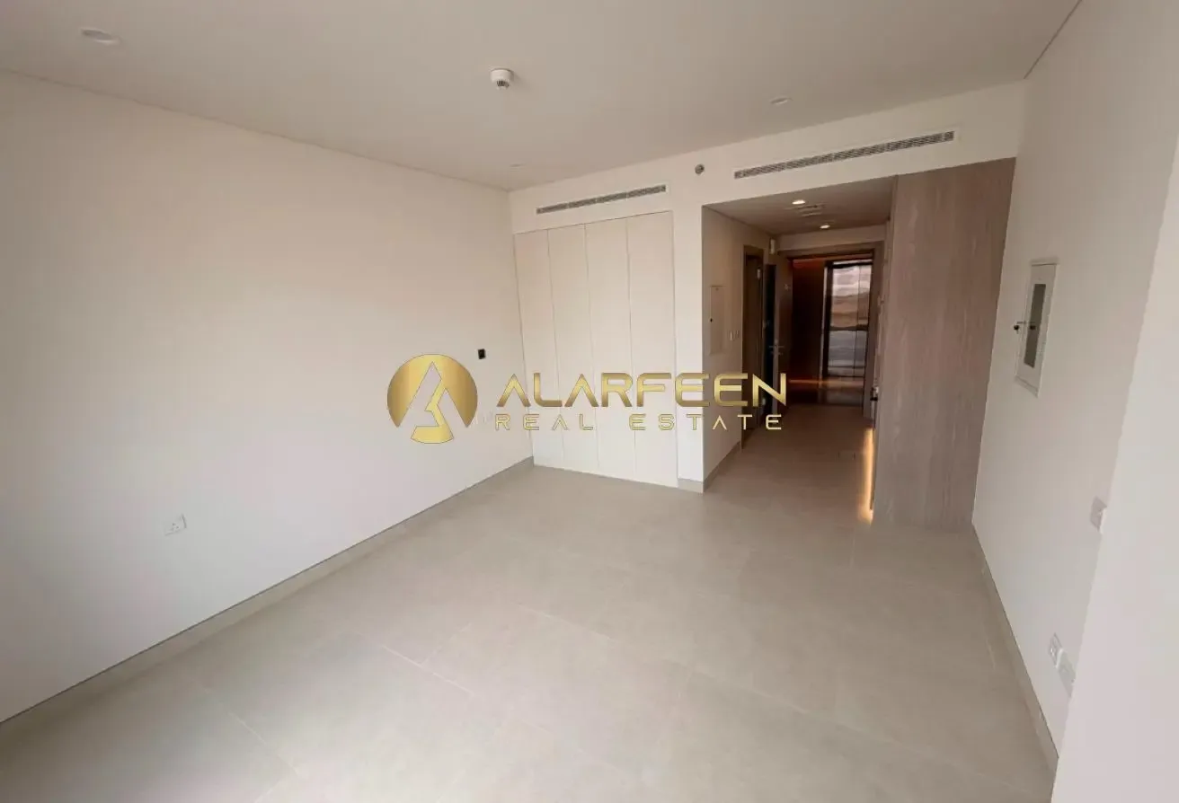 Higher Floor | Premium  Studio| Brand New