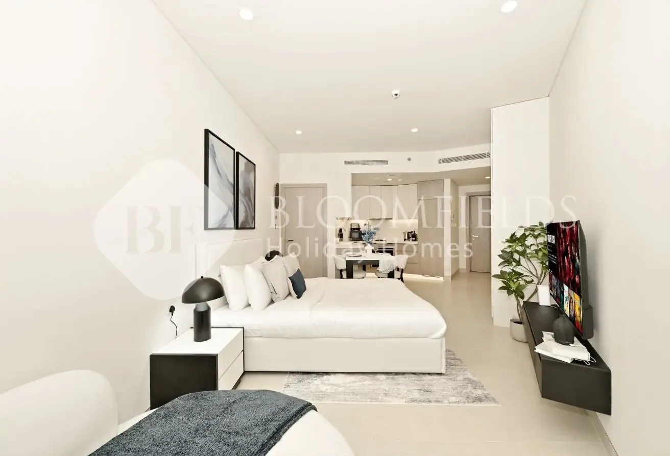 Contemporary Studio l Modern Living l Call Now