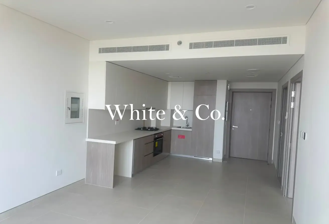 Corner unit | Full Golf course |Brand New
