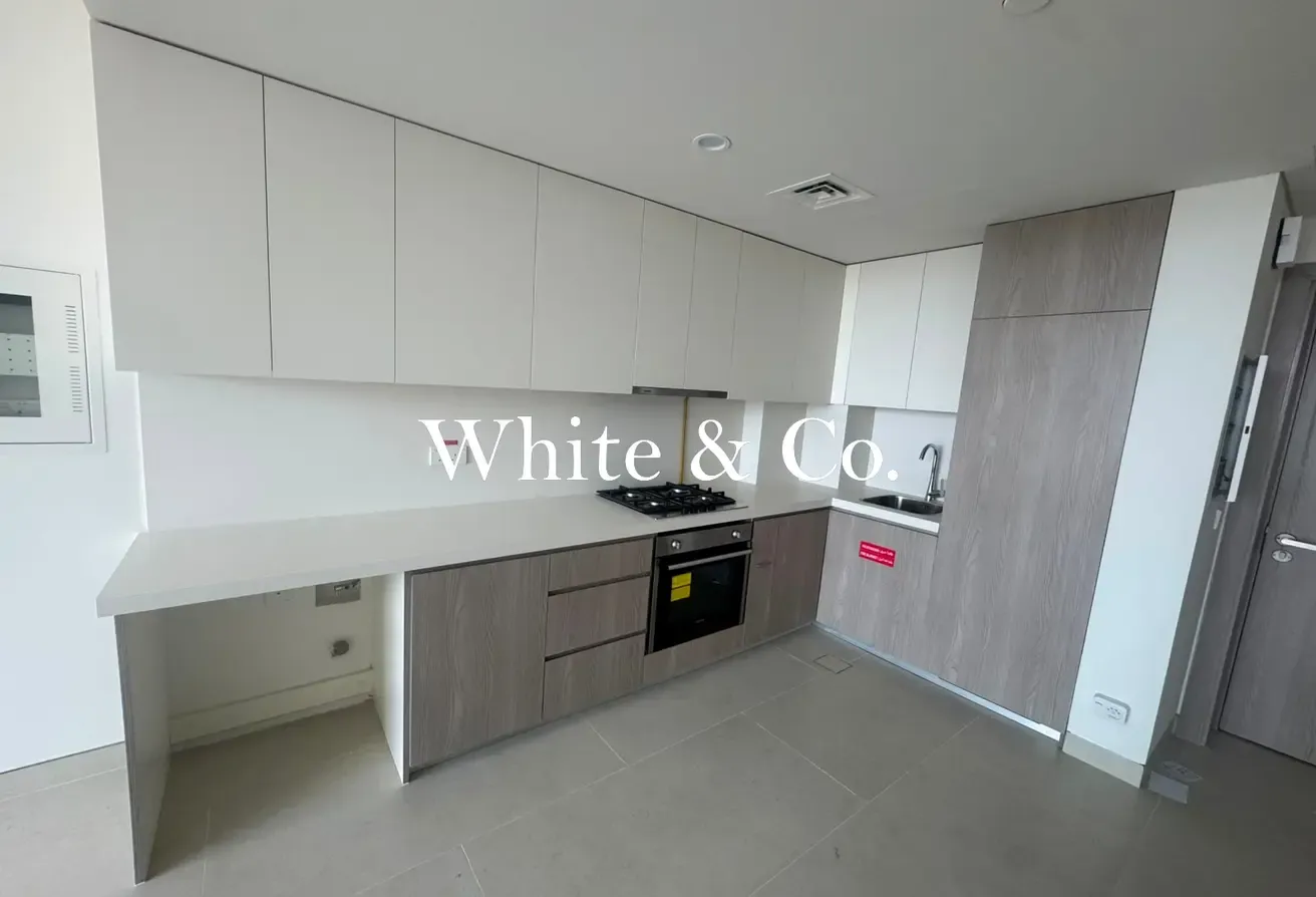 Corner unit | Full Golf course |Brand New