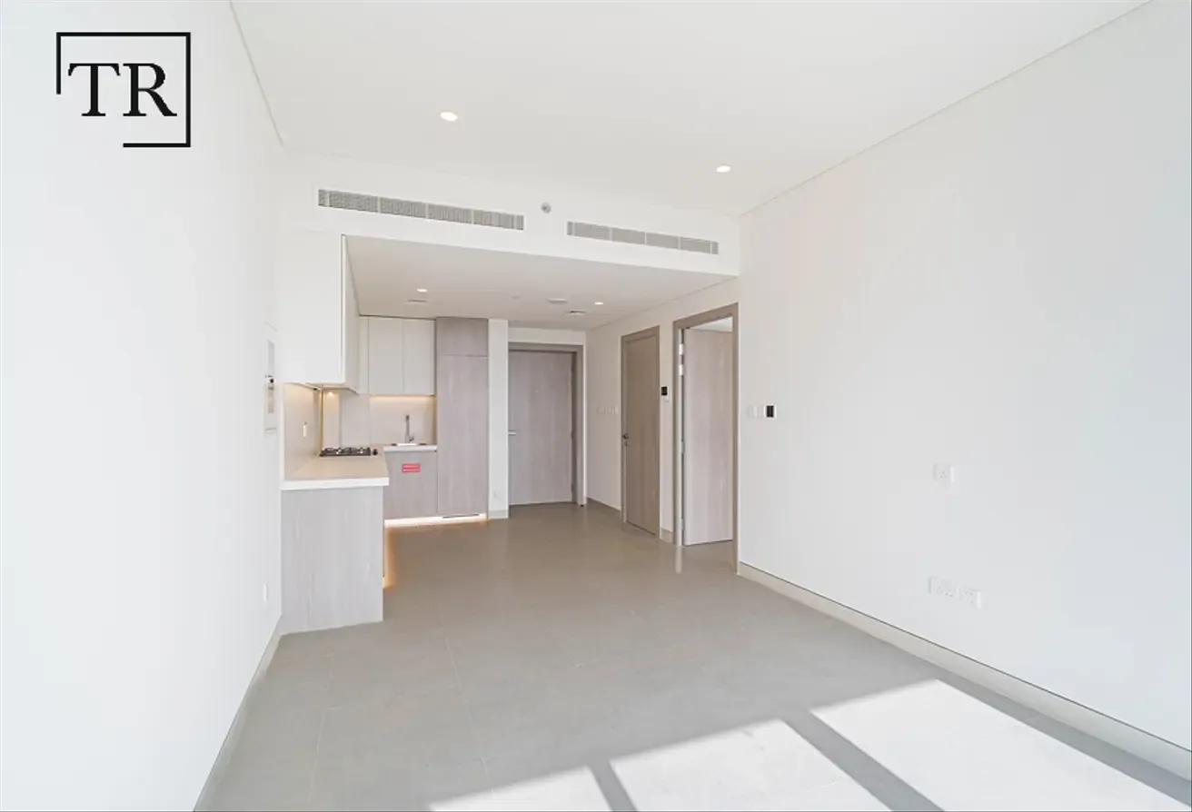 Premium Finishes | Golf Course Views | Upto 4Chqs