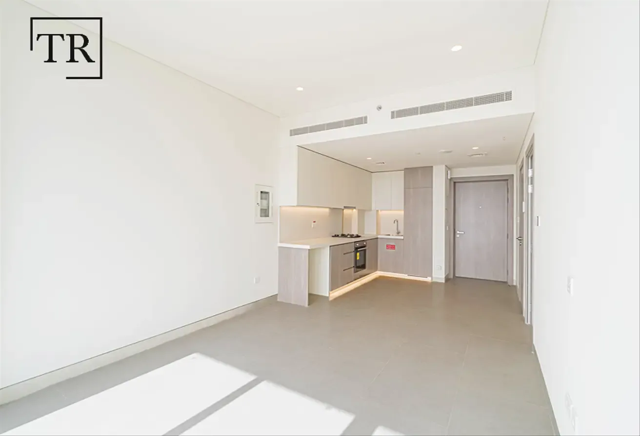 Premium Finishes | Golf Course Views | Upto 4Chqs