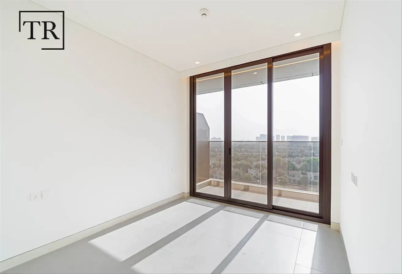 Premium Finishes | Golf Course Views | Upto 4Chqs