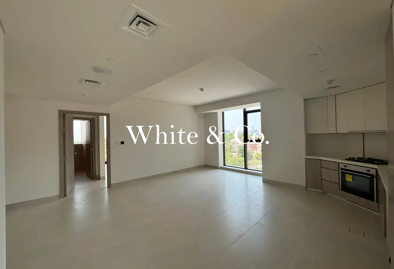 | Corner Unit | Unfurnished | Golf View |