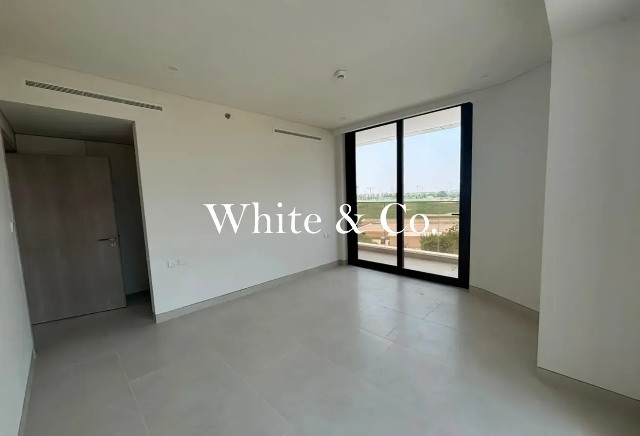 | Corner Unit | Unfurnished | Golf View |