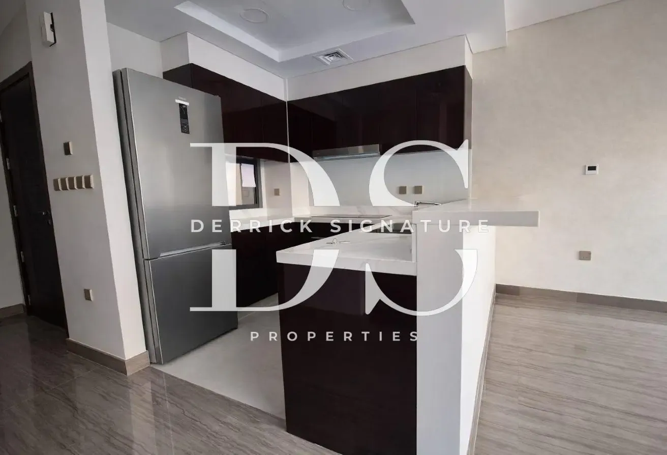 Modern 3BR | Single Row | Close to Amenities!