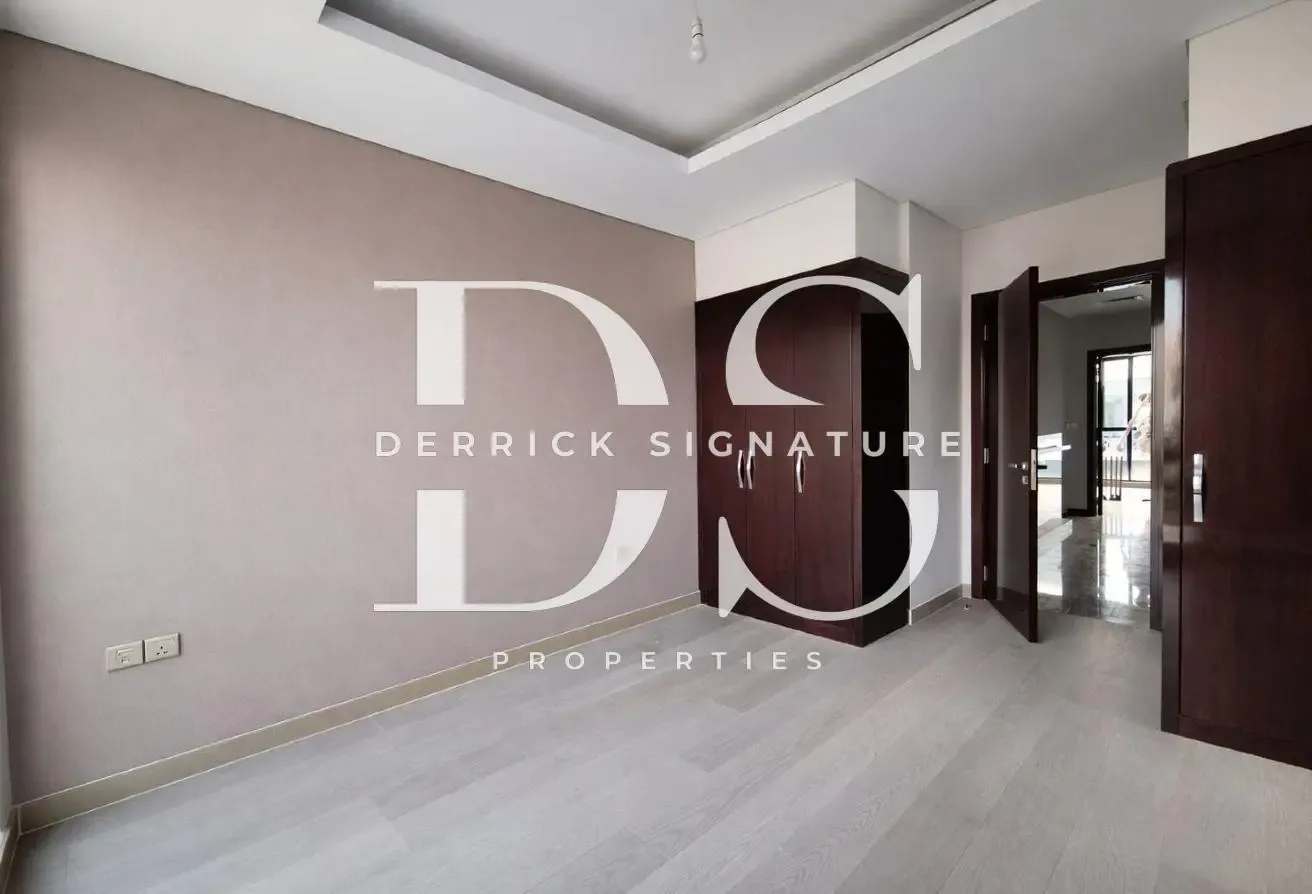 Modern 3BR | Single Row | Close to Amenities!