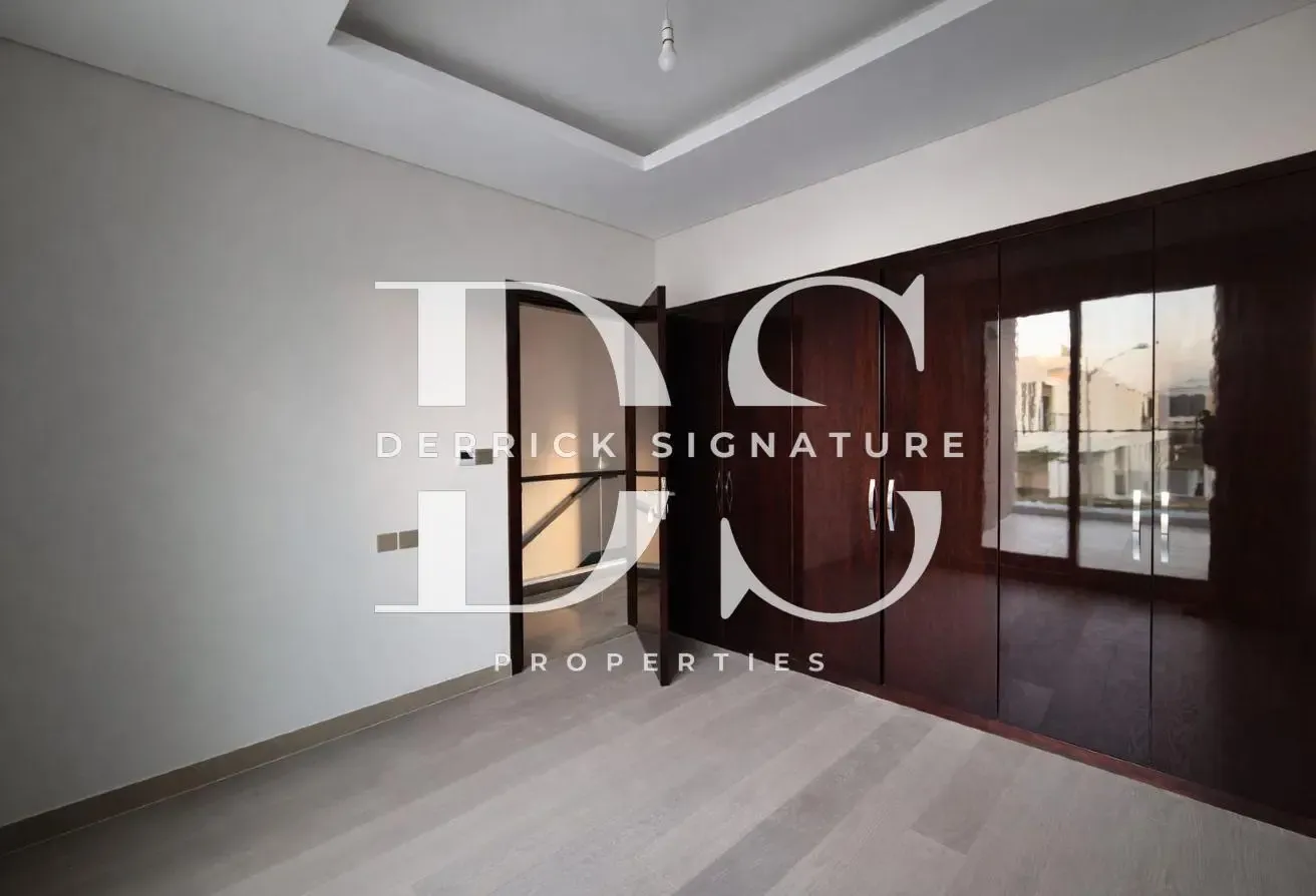 Modern 3BR | Single Row | Close to Amenities!