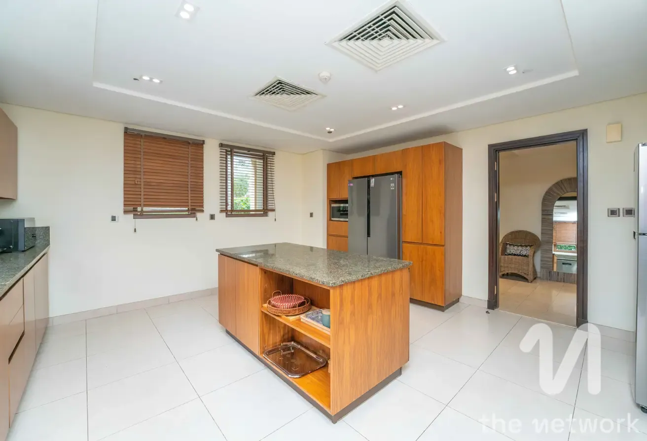 Luxury 5 Beds | Fully Furnished | Vacant