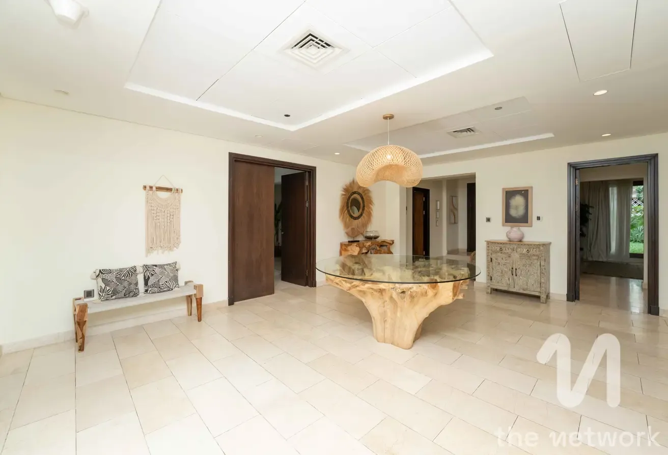 Luxury 5 Beds | Fully Furnished | Vacant