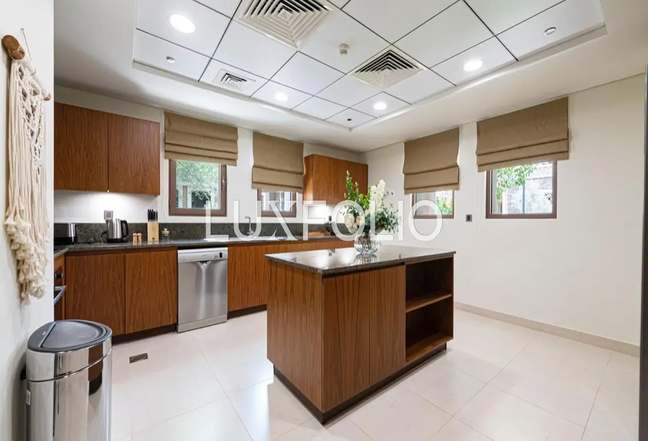 Fully Furnished | Skyline view | Private Pool