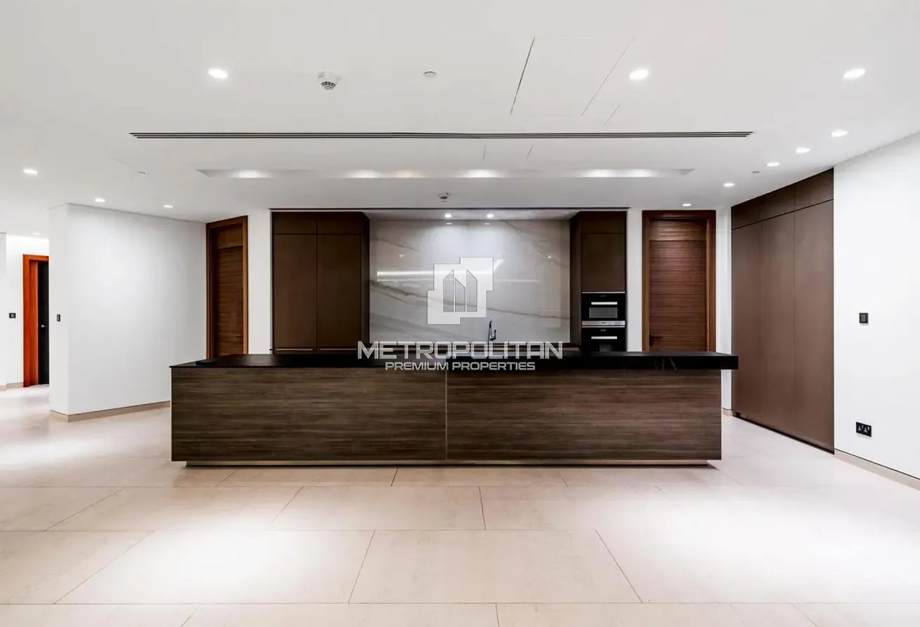 Rare 5 Beds | Gulf View | Massive Layout