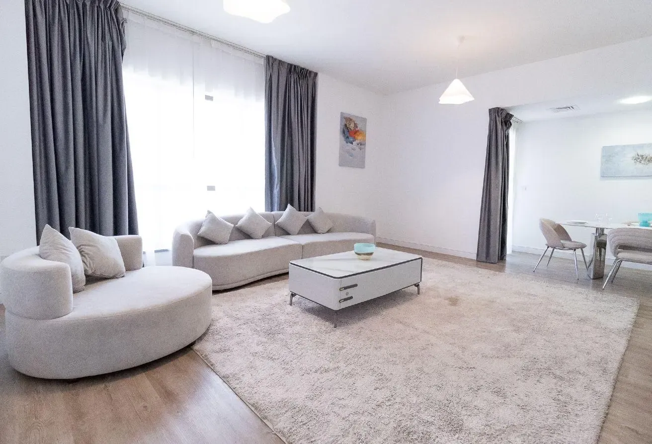 LARGE TERRACE 2BR I UPGRADED I BILLS INCLUDED
