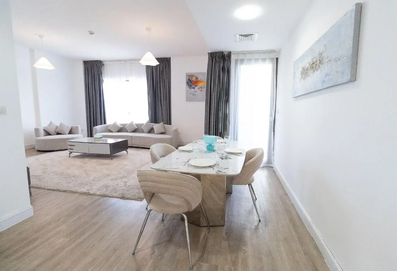 LARGE TERRACE 2BR I UPGRADED I BILLS INCLUDED