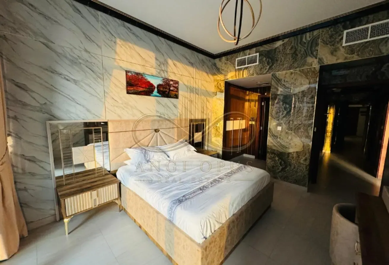 Ready to Move | Near Max Metro | 2BR