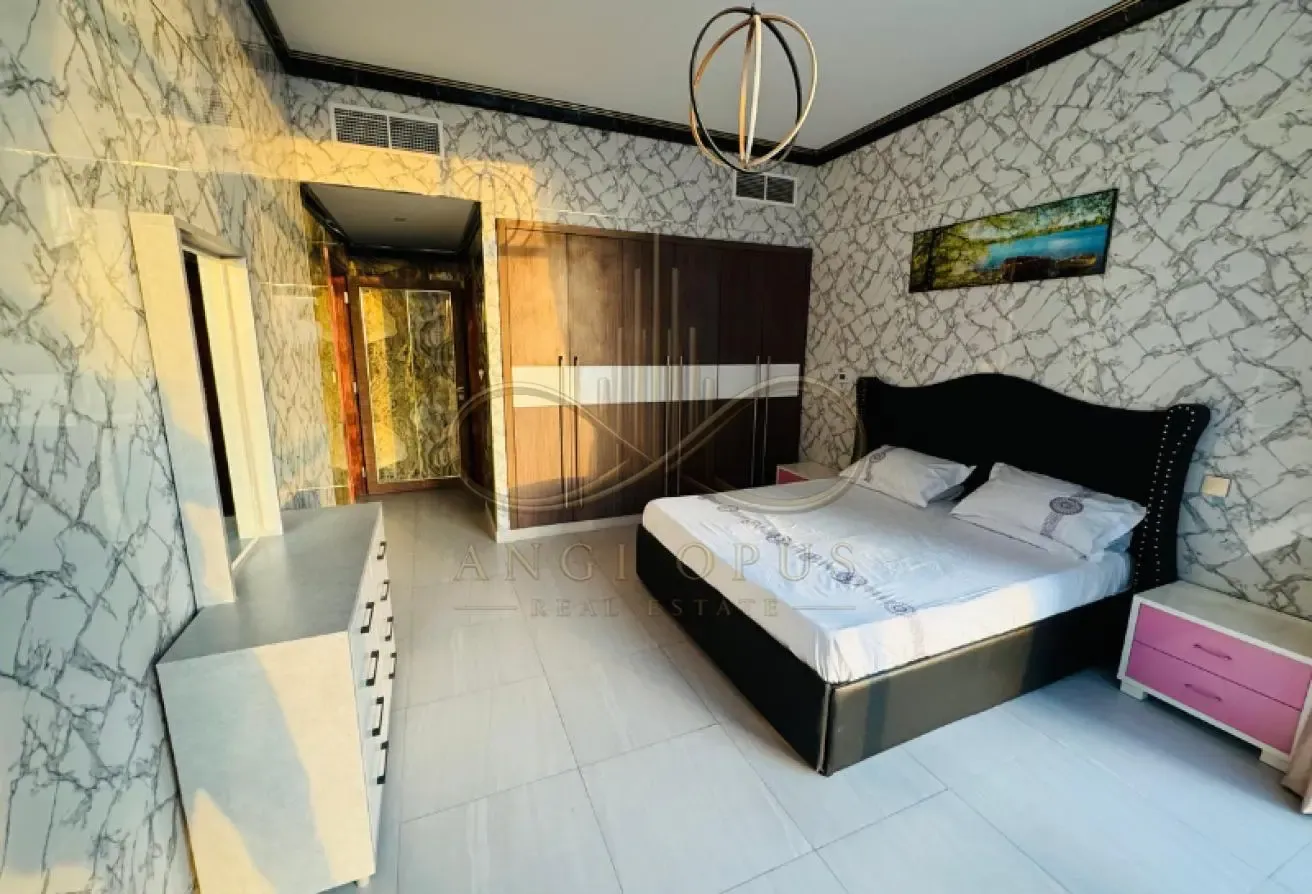 Ready to Move | Near Max Metro | 2BR