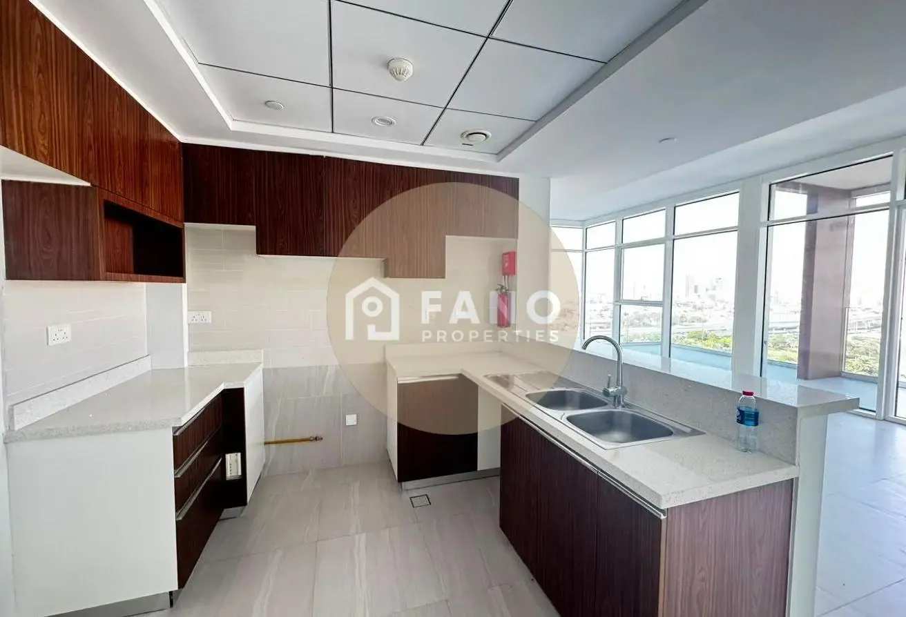 Vacant - Near Max Metro - Spacious 1,572 Sqft