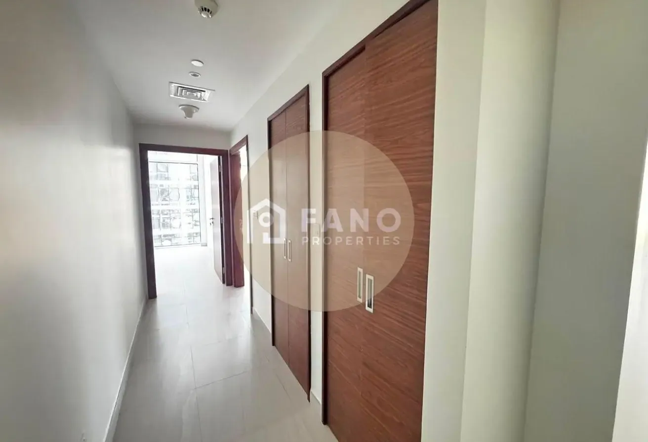 Vacant - Near Max Metro - Spacious 1,572 Sqft
