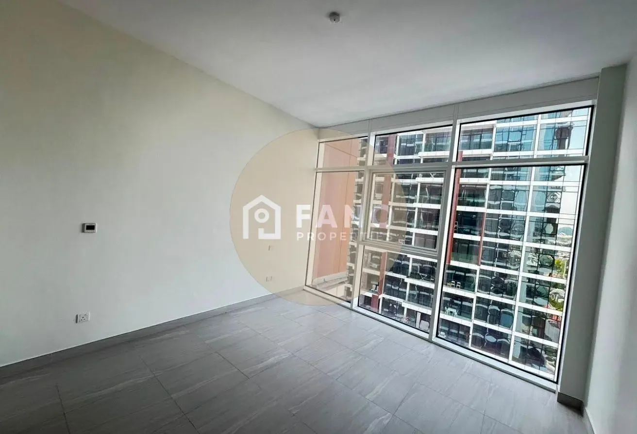 Vacant - Near Max Metro - Spacious 1,572 Sqft