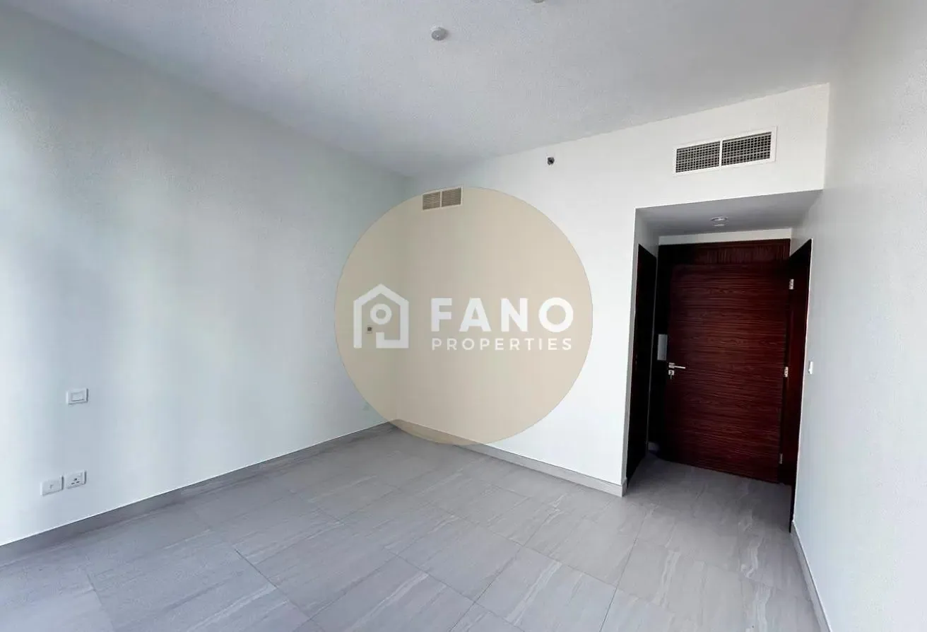 Vacant - Near Max Metro - Spacious 1,572 Sqft