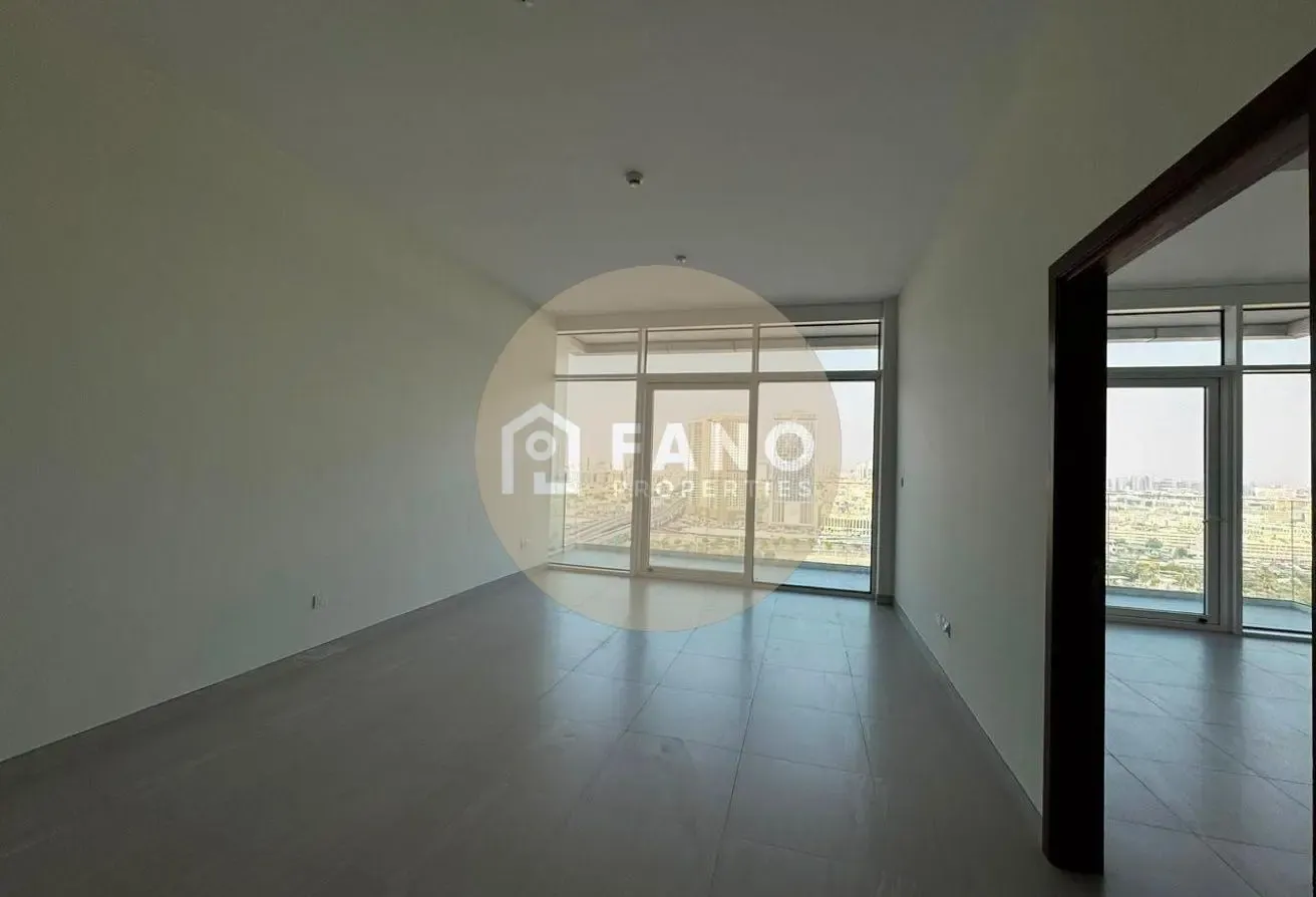 Ready to Move - Near Max Metro - Spacious