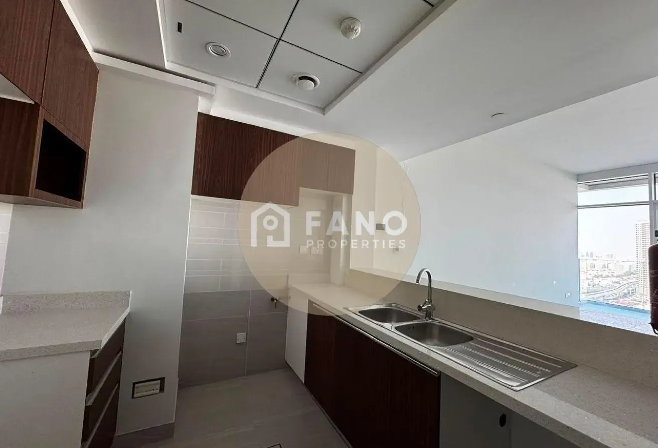 Ready to Move - Near Max Metro - Spacious