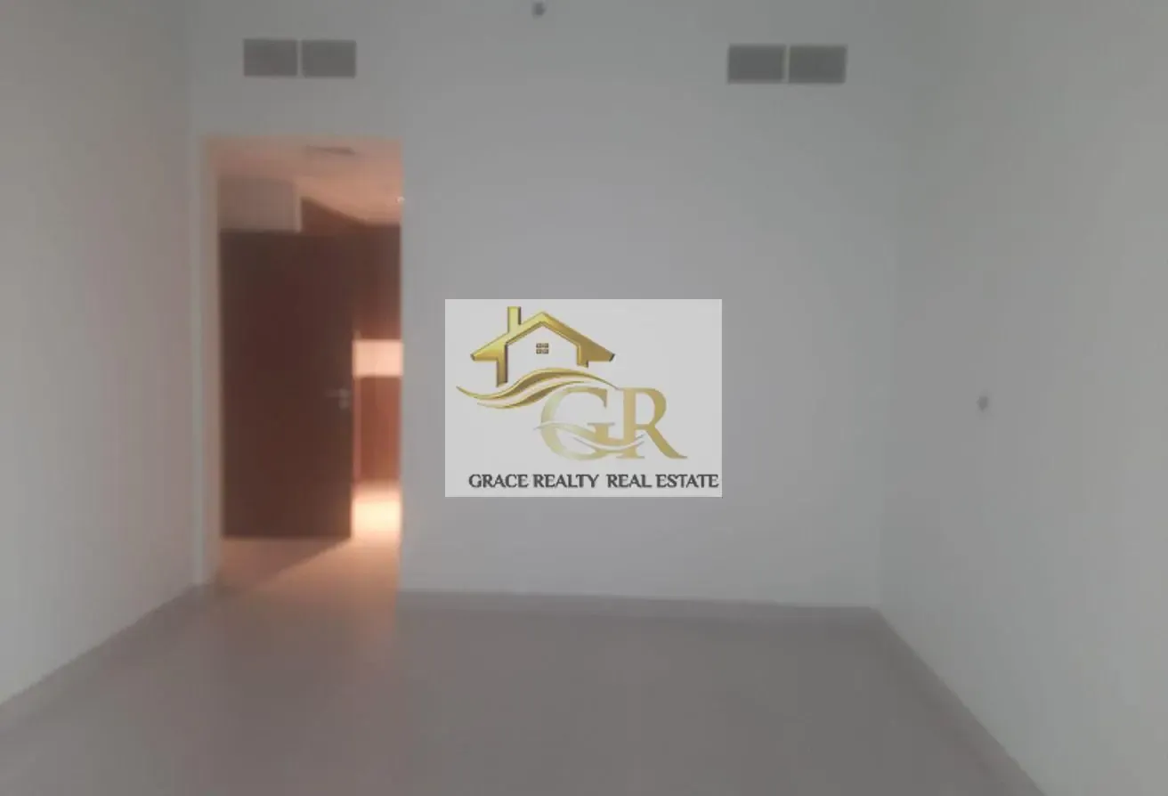 Luxury 2BR + Maid | Near Metro | Middle Unit