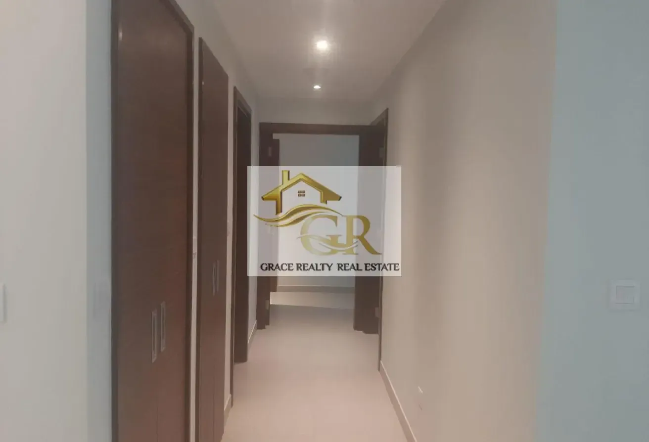 Luxury 2BR + Maid | Near Metro | Middle Unit