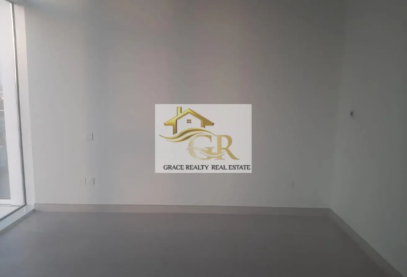 Luxury 2BR + Maid | Near Metro | Middle Unit