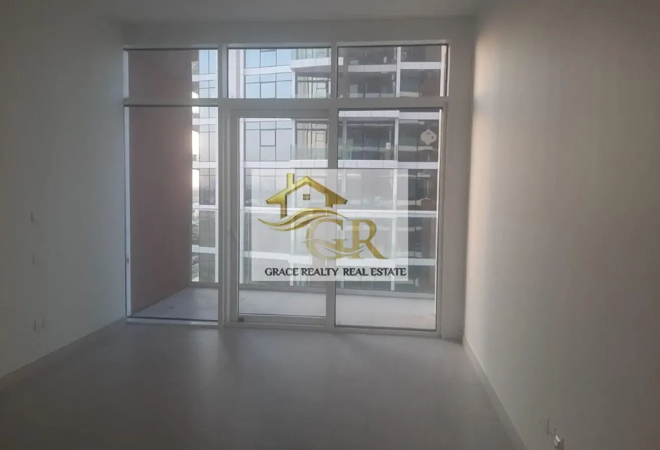 Luxury 2BR + Maid | Near Metro | Middle Unit