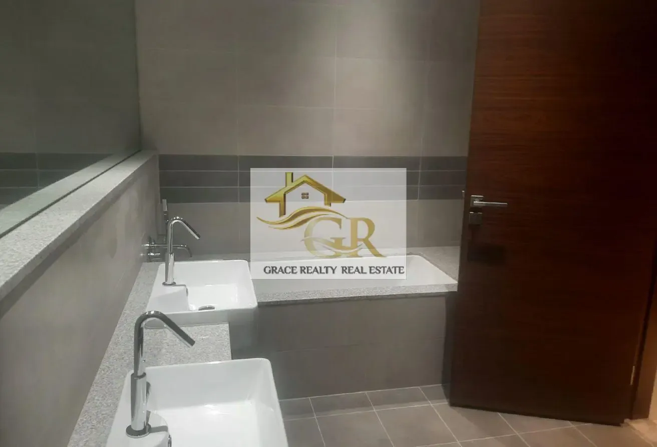Luxury 2BR + Maid | Near Metro | Middle Unit