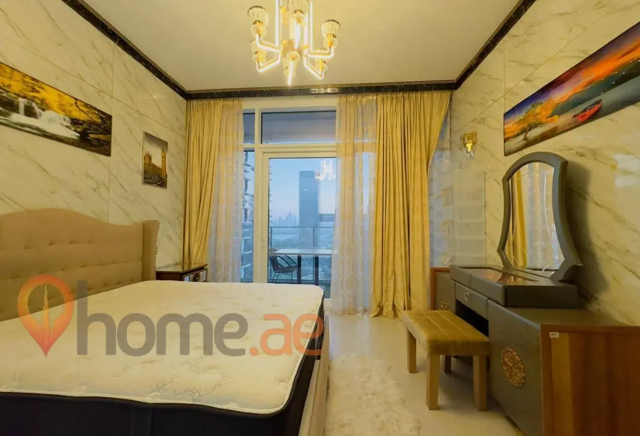 Furnished & Upgraded | Park View | Large Terrace