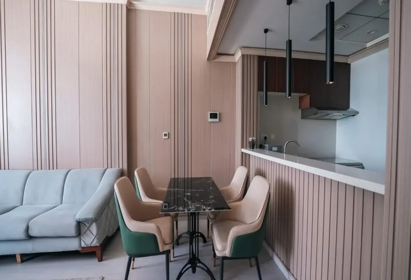 1BDR | Fully Furnished Upgraded | Park | Pool View