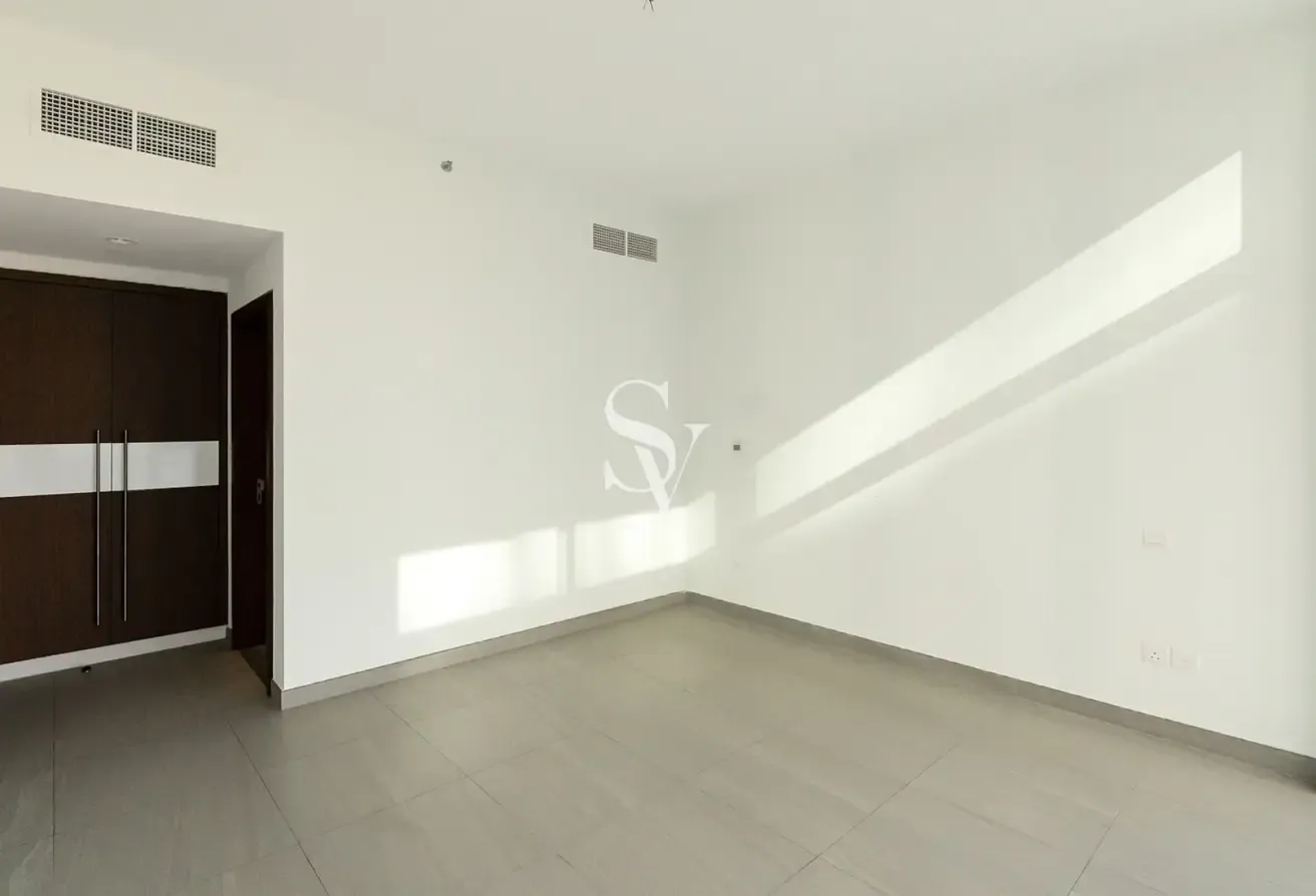 Vacant Unit | Near Metro | Maid Room | Mid Floor