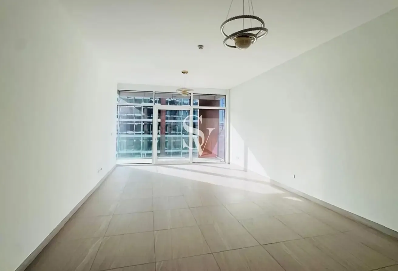Vacant Unit | Near Metro | Maid Room | Mid Floor