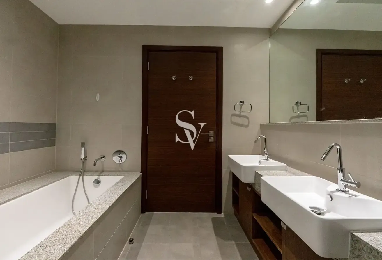 Vacant Unit | Near Metro | Maid Room | Mid Floor