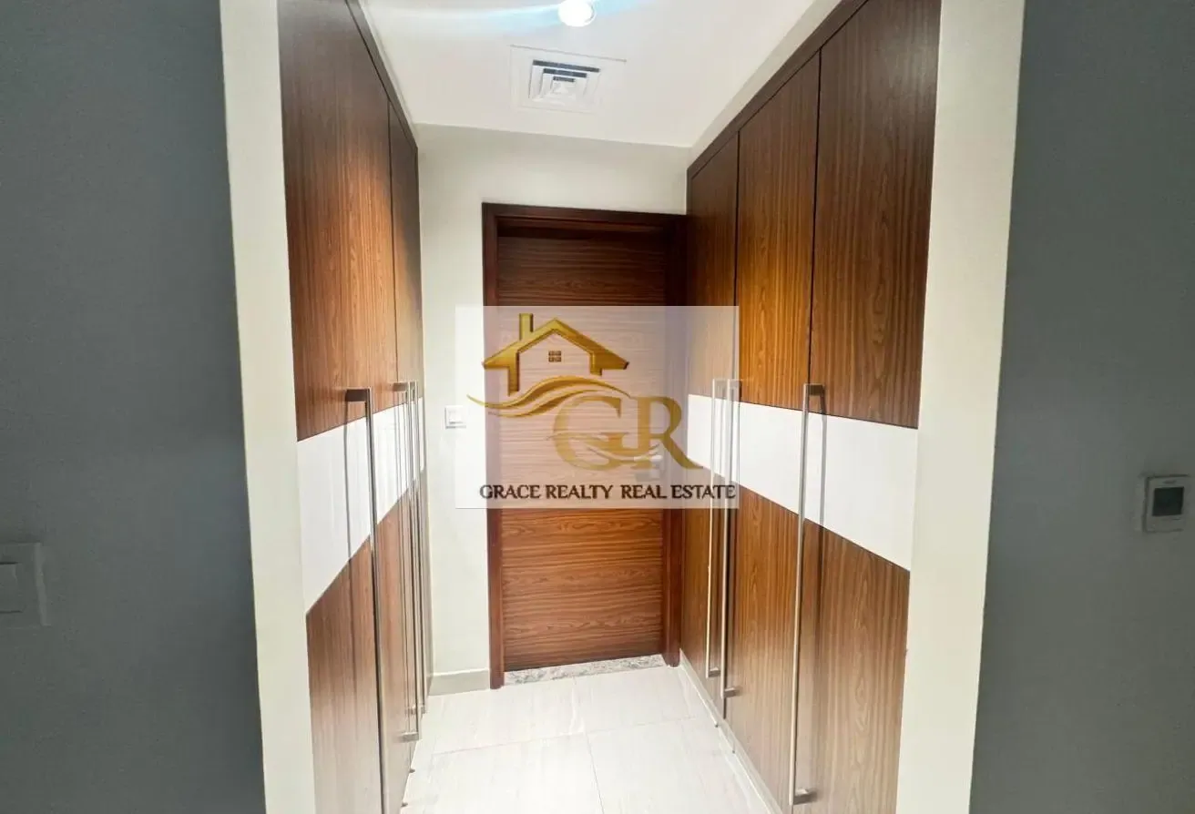 One Zabeel Szr view 1BR Next to Metro
