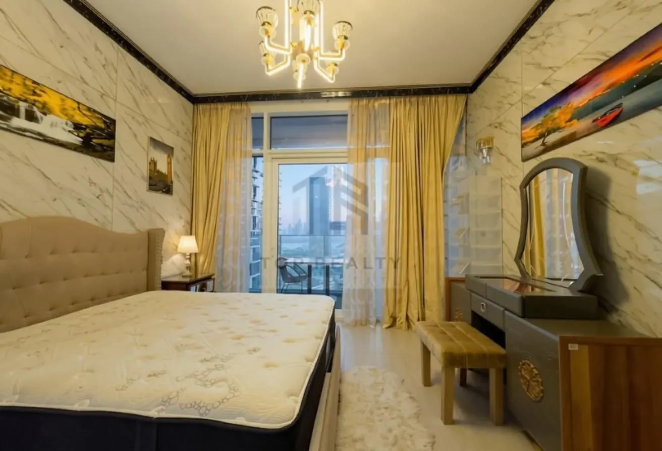Stylish 1BR Upgraded | Furnished | Negotiable