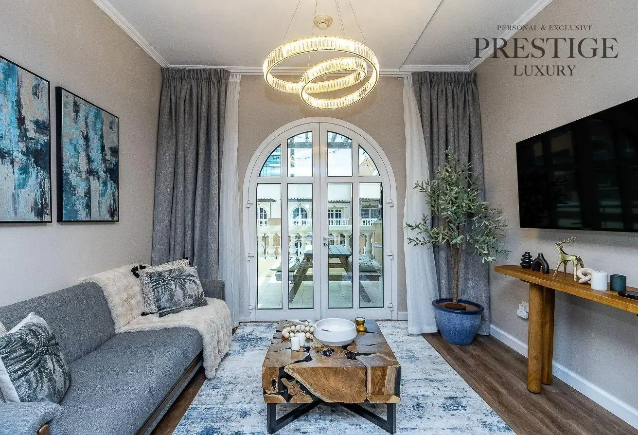 Fully Furnished | 2BR Upgraded | Community View