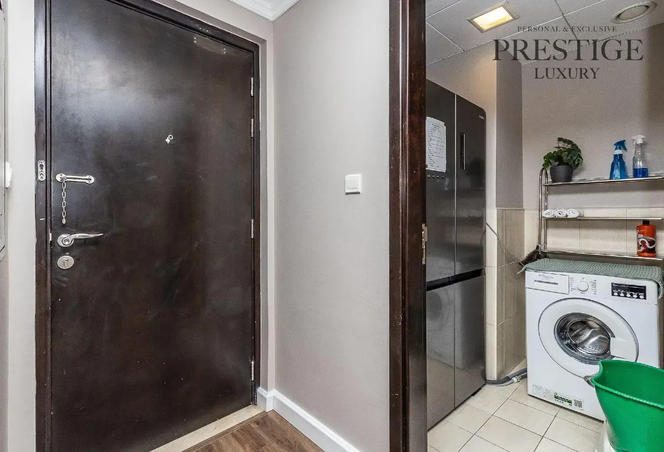 Fully Furnished | 2BR Upgraded | Community View