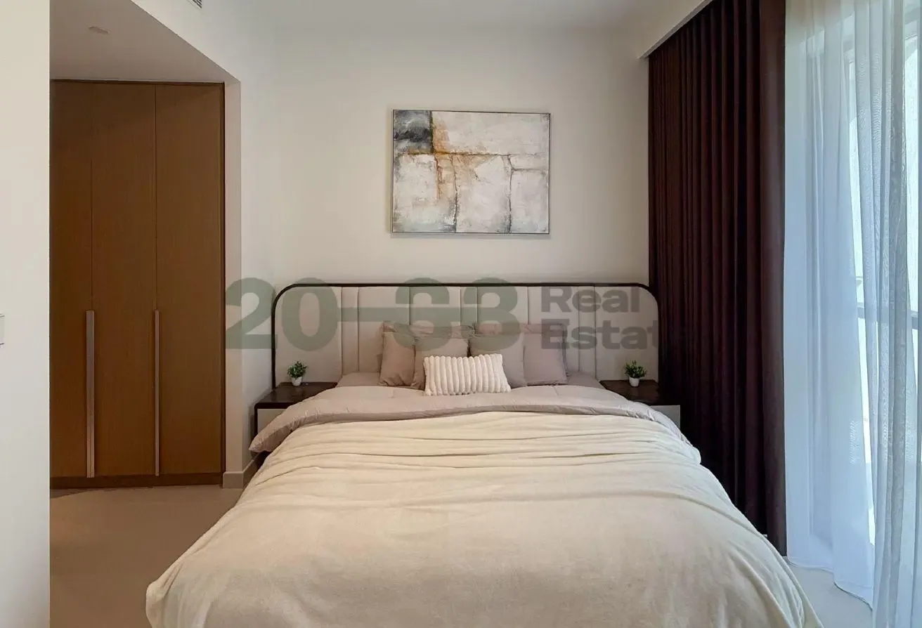 Community View l Vacant Unit l Refined Interiors