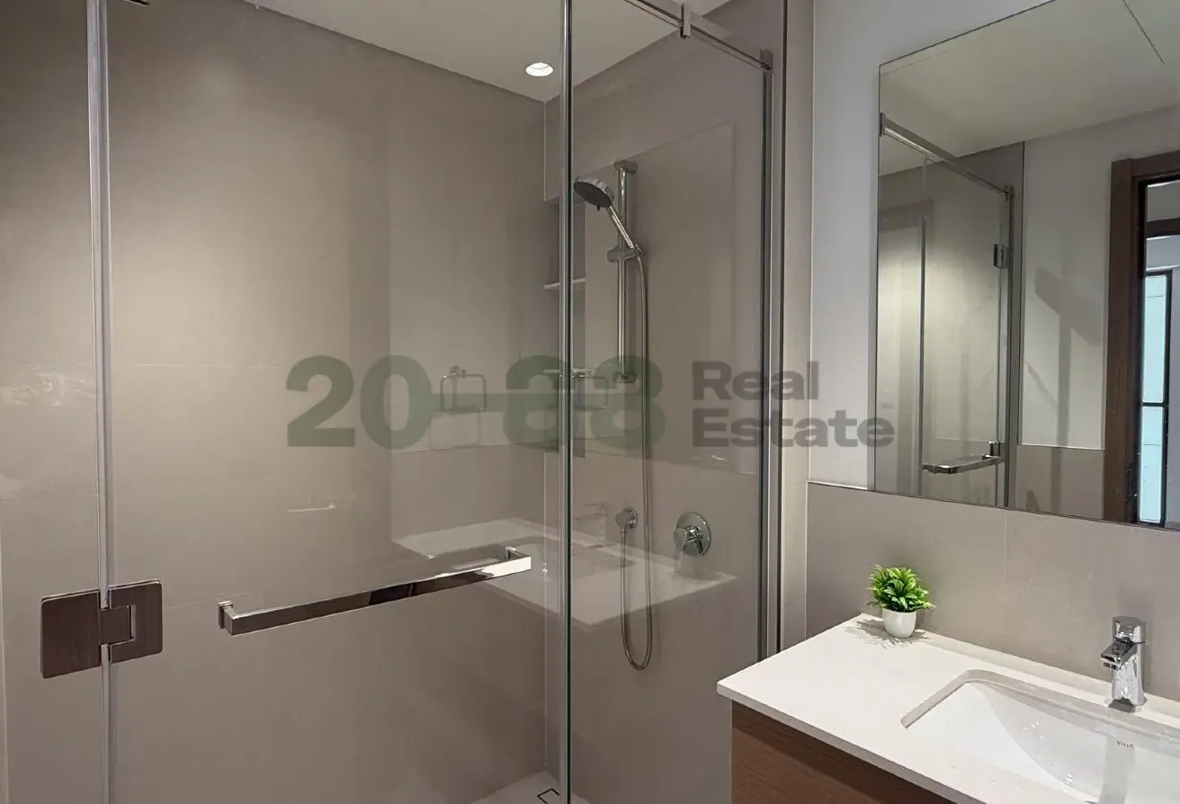 Community View l Vacant Unit l Refined Interiors