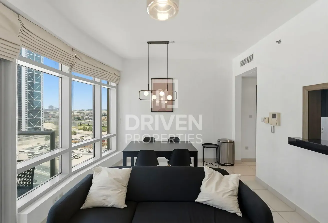 Ready to move in | Mid Floor | Prime Location
