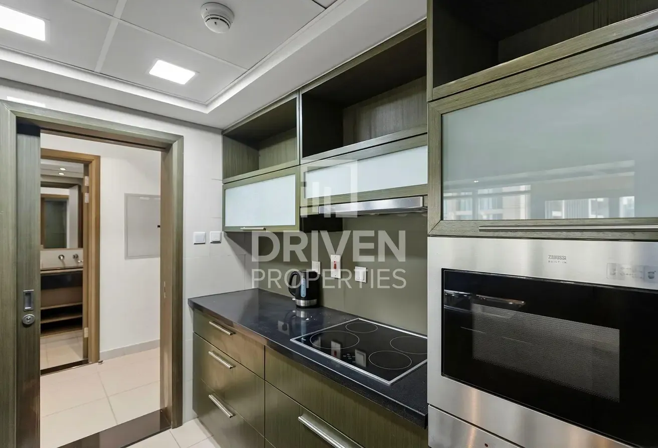 Ready to move in | Mid Floor | Prime Location