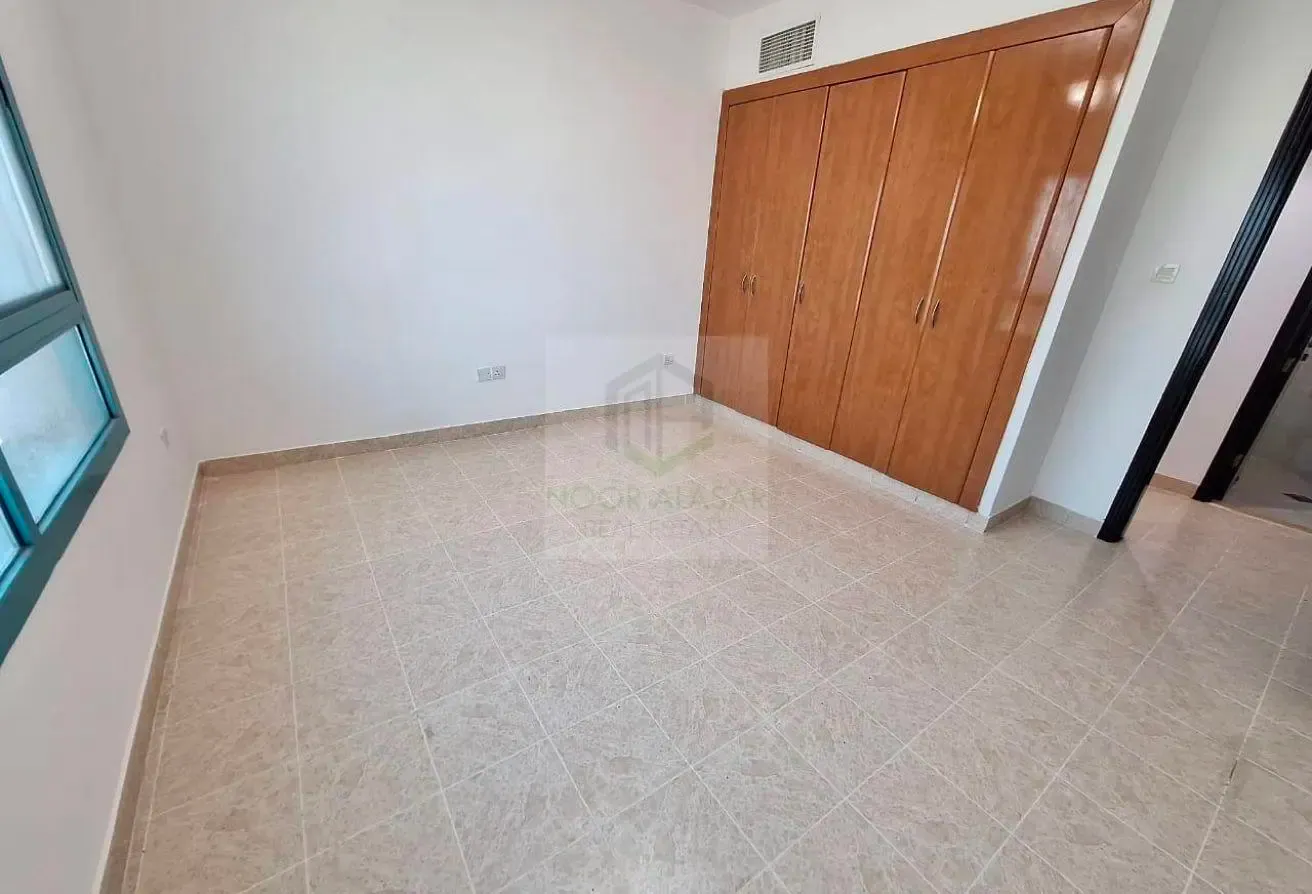 Bright & Spacious 3BHK | Metro Connectivity | 90K