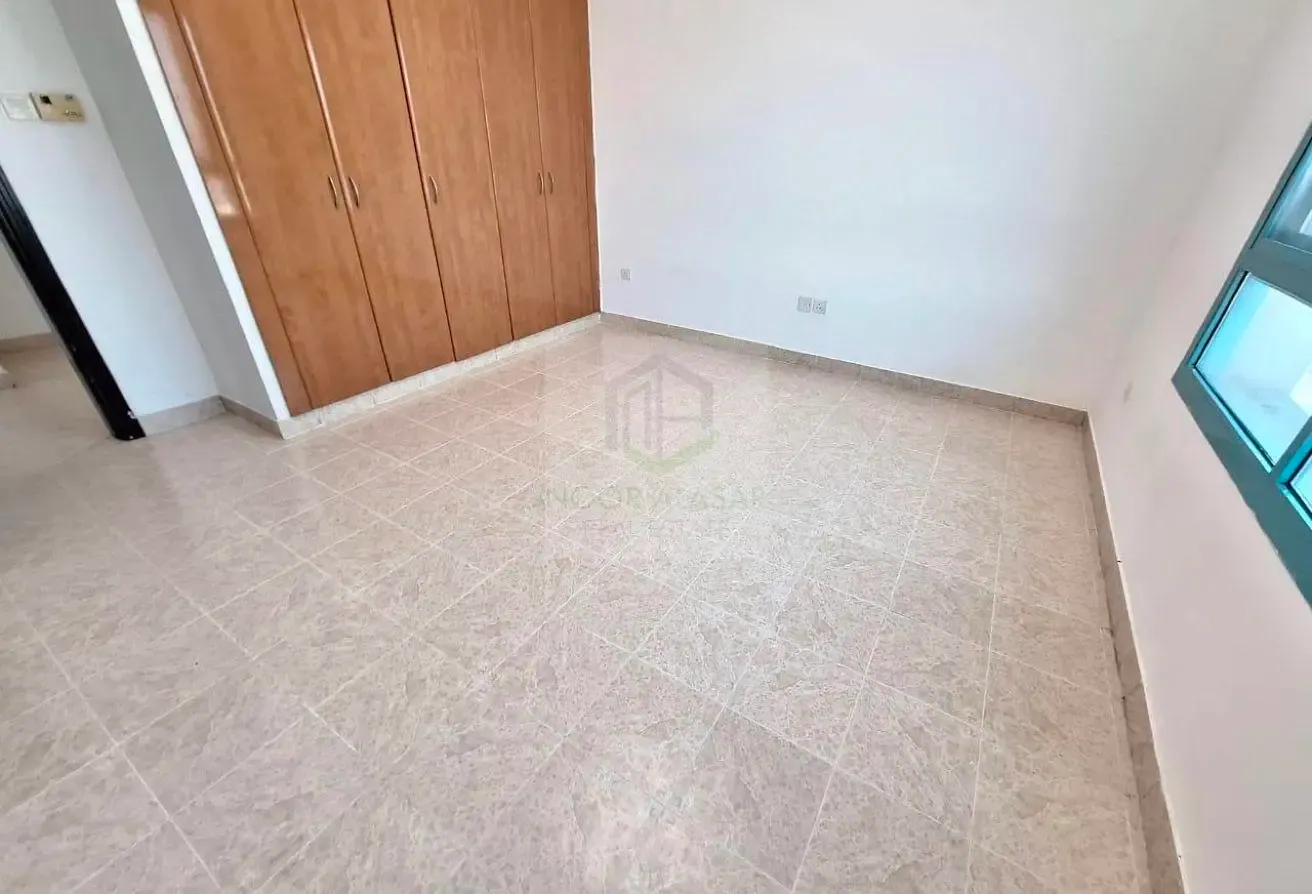 Bright & Spacious 3BHK | Metro Connectivity | 90K