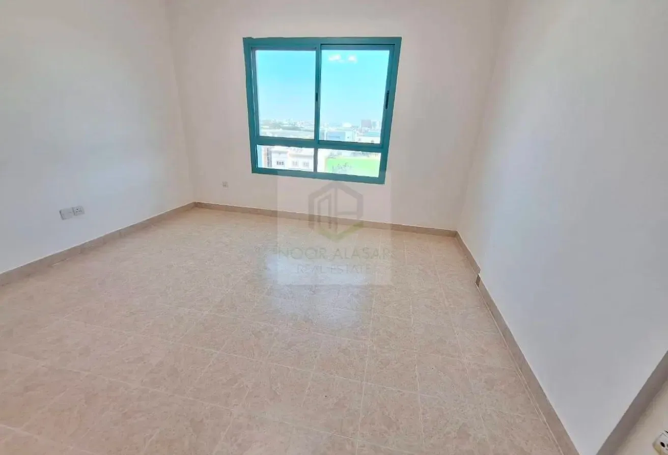 Bright & Spacious 3BHK | Metro Connectivity | 90K