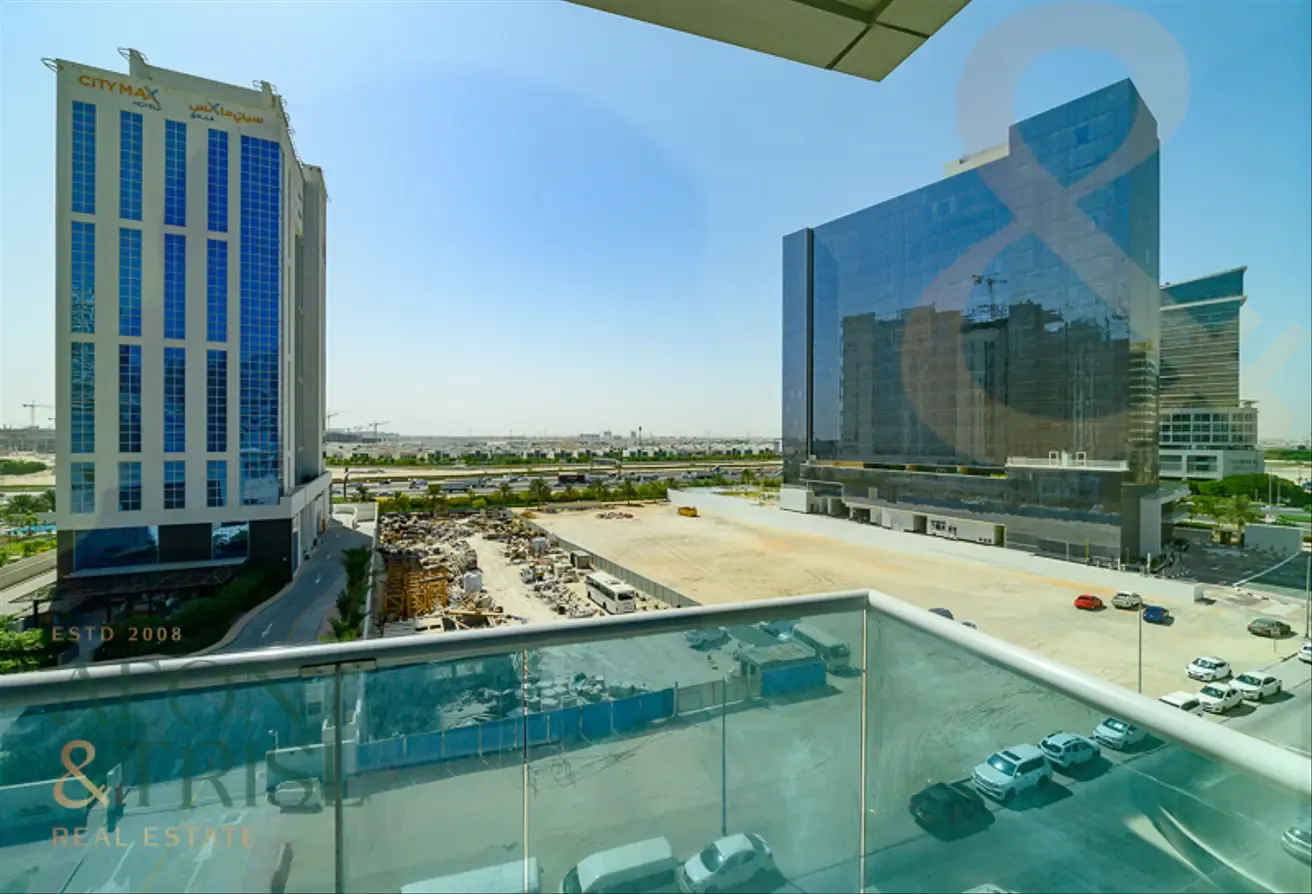 Ready to Move in Spacious studio | Prime Location