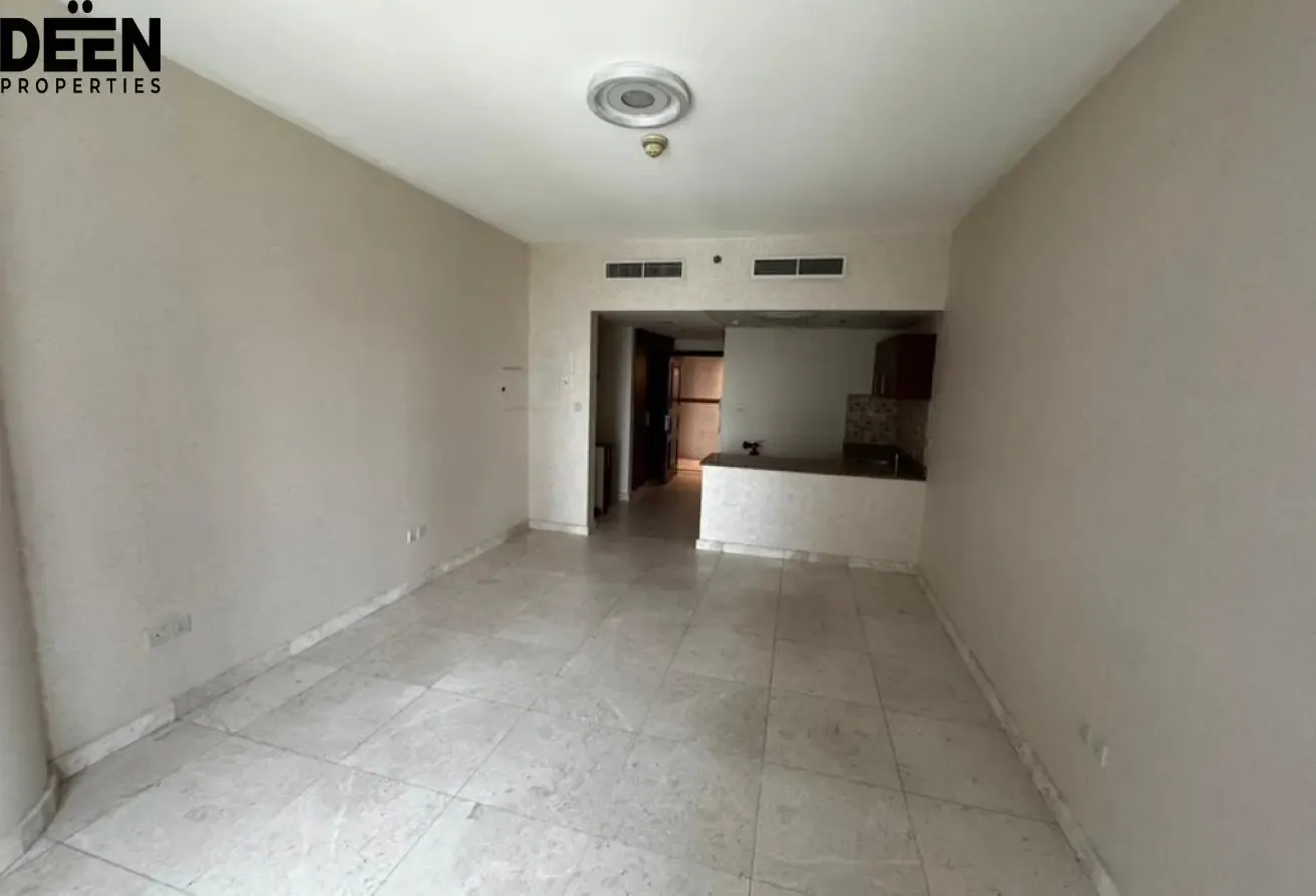 Unfurnished I Vacant I Spacious Layout