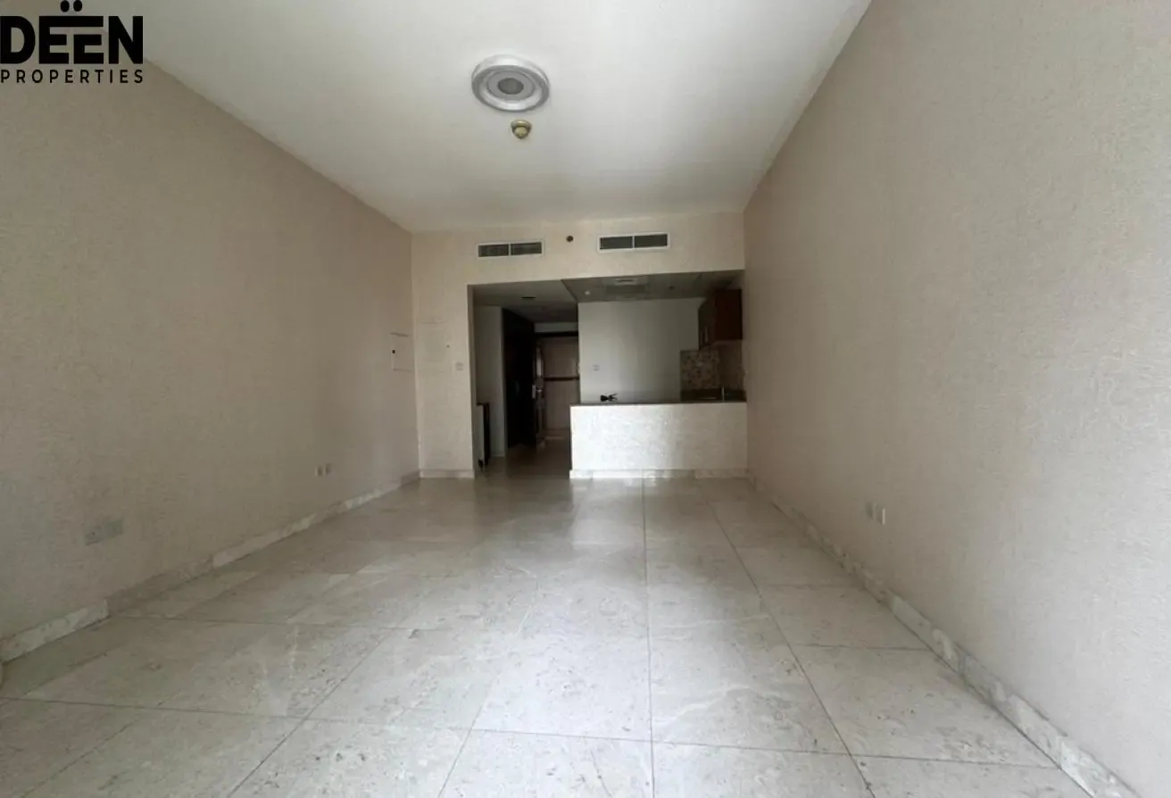 Unfurnished I Vacant I Spacious Layout